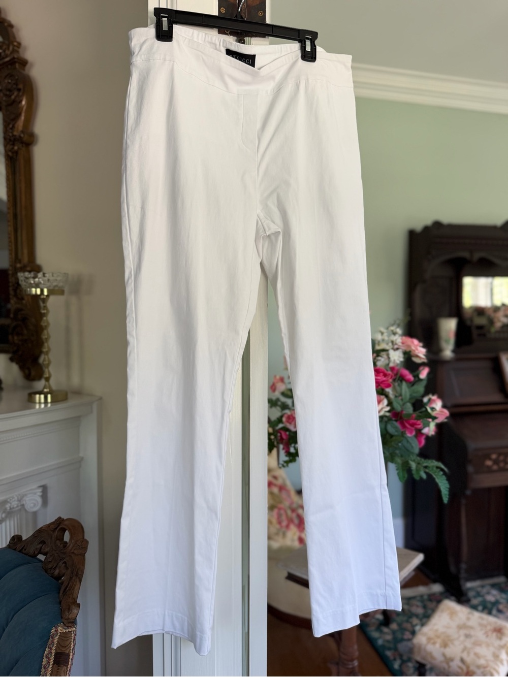 White Stretch Pull-On Pants by Rekucci. Size 16
